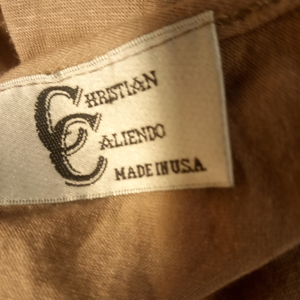 Chic Women's Tunic With Patterned Hem - image 3